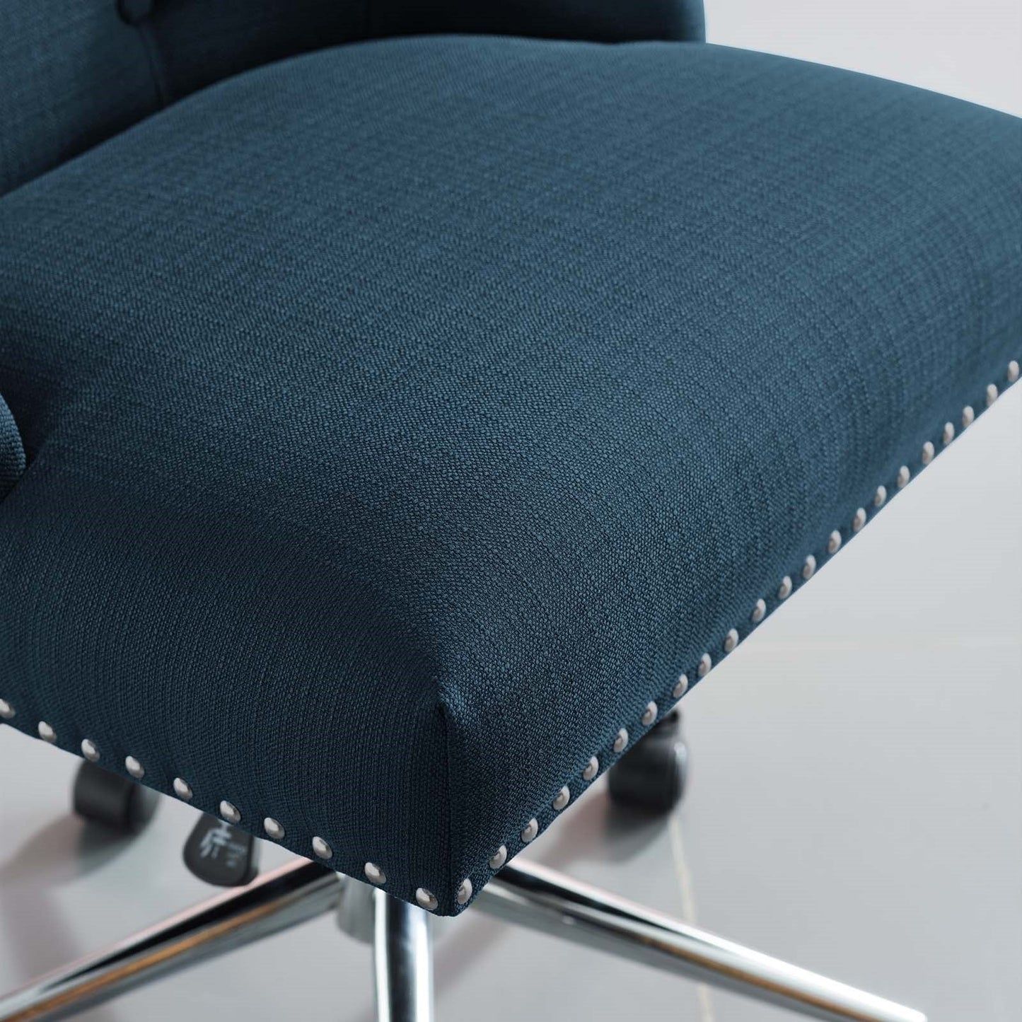 Duke Tufted Chair