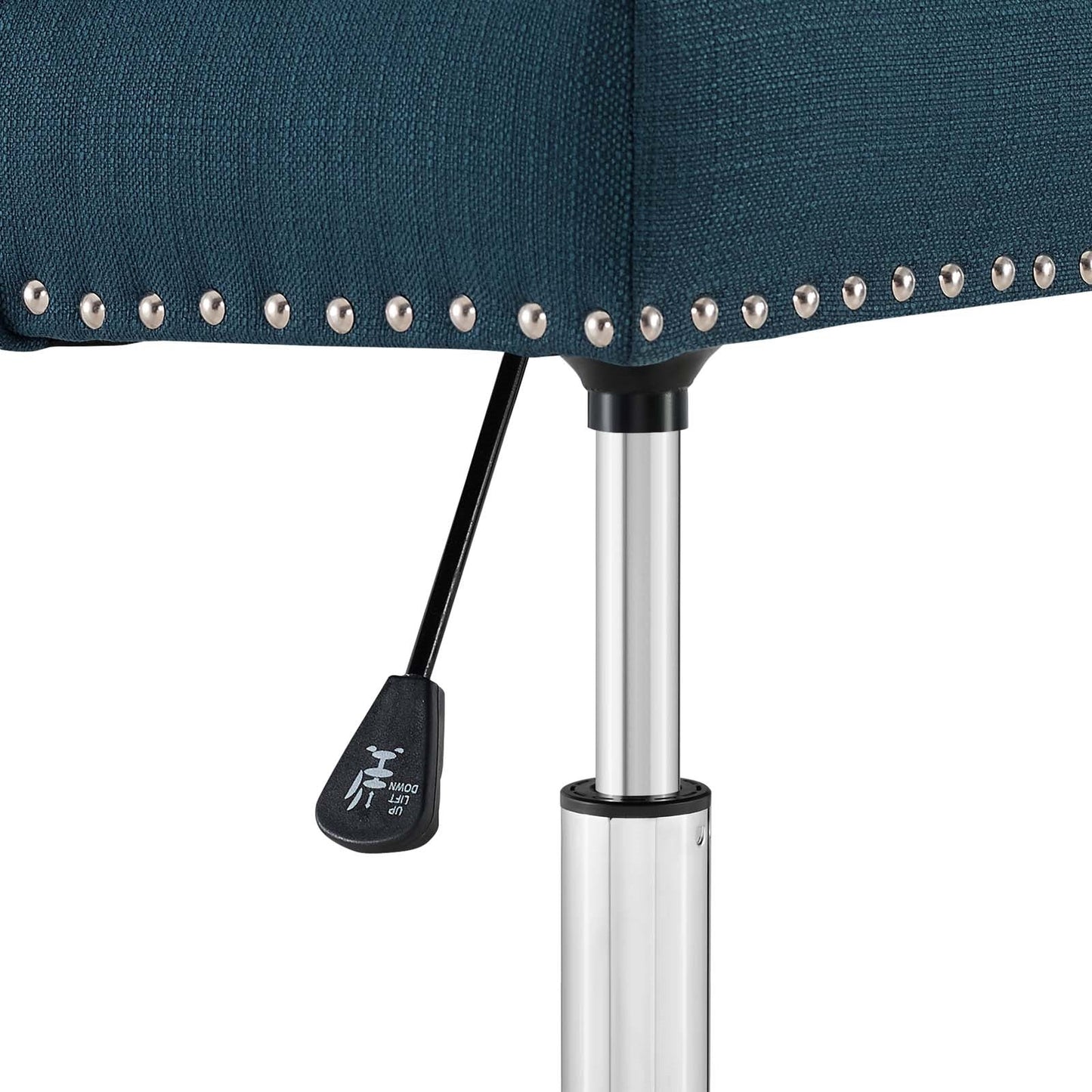 Duke Tufted Chair